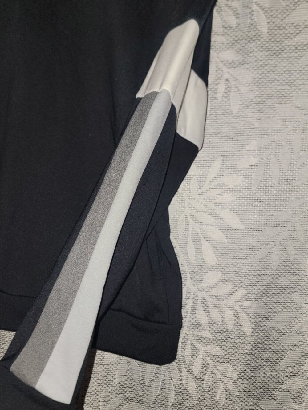 Nike sweatshirt - Picture 3 of 3